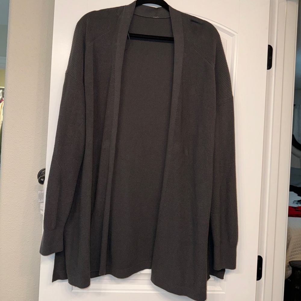 Lululemon oversized Cardigan. NWOT. Gray 12